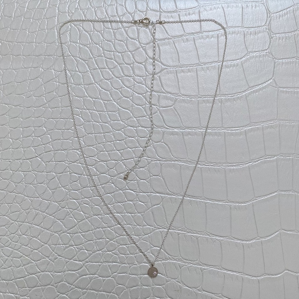 The circle necklace - Picture 3 of 4